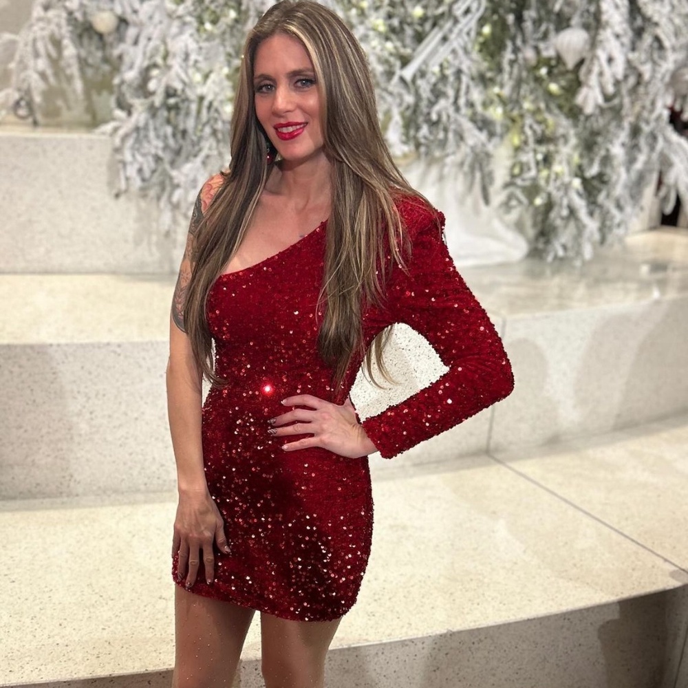 Stunning Red Sequin One-Shoulder Party Dress